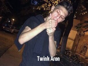 Twink_Aron